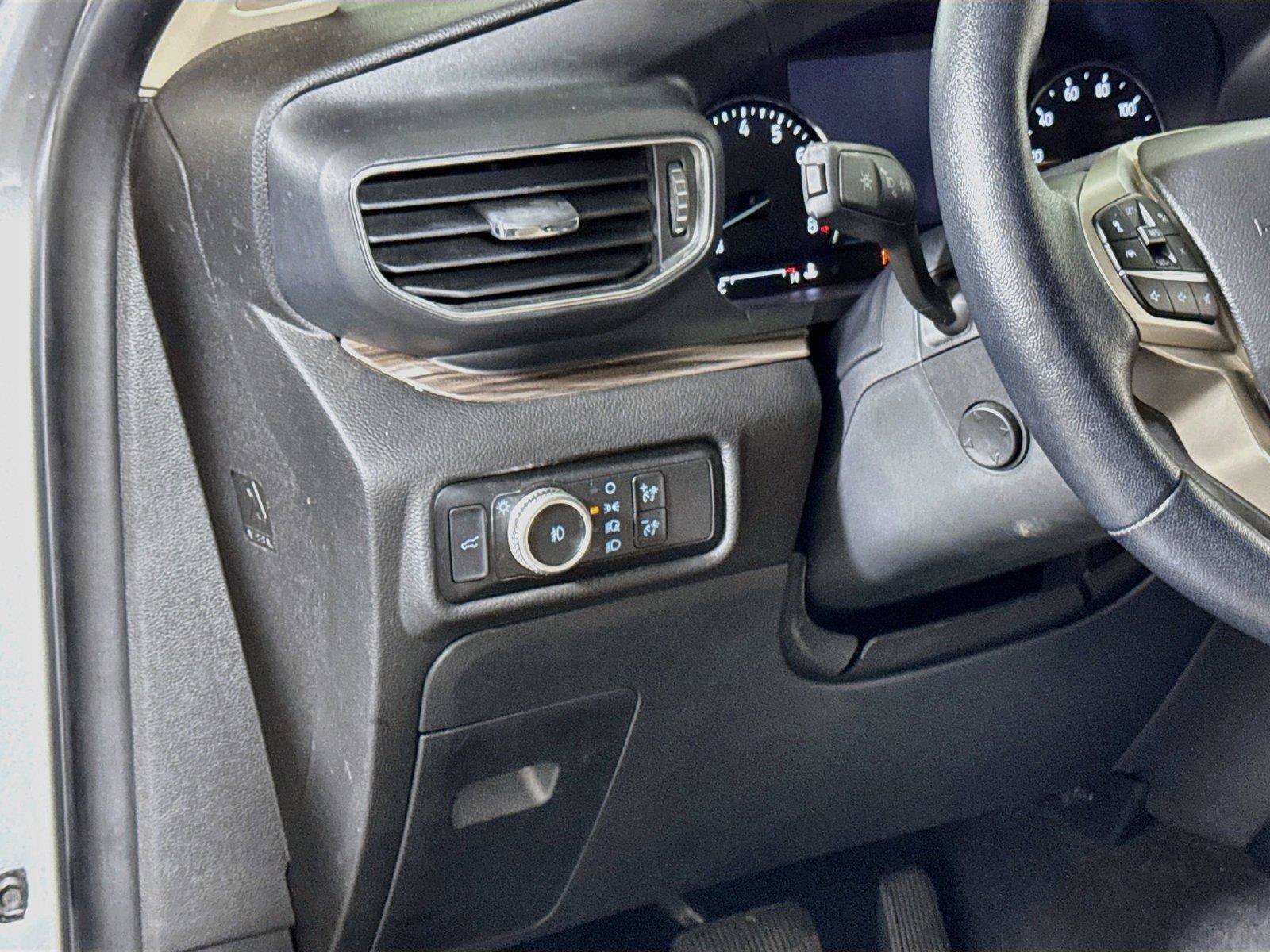 Used 2022 Ford Explorer Limited w/ Equipment Group 301A AWD/4WD image 8