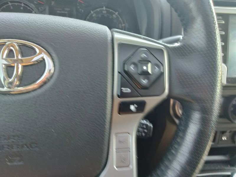 Used 2023 Toyota 4Runner SR5 Premium w/ Moonroof Package AWD/4WD image 17