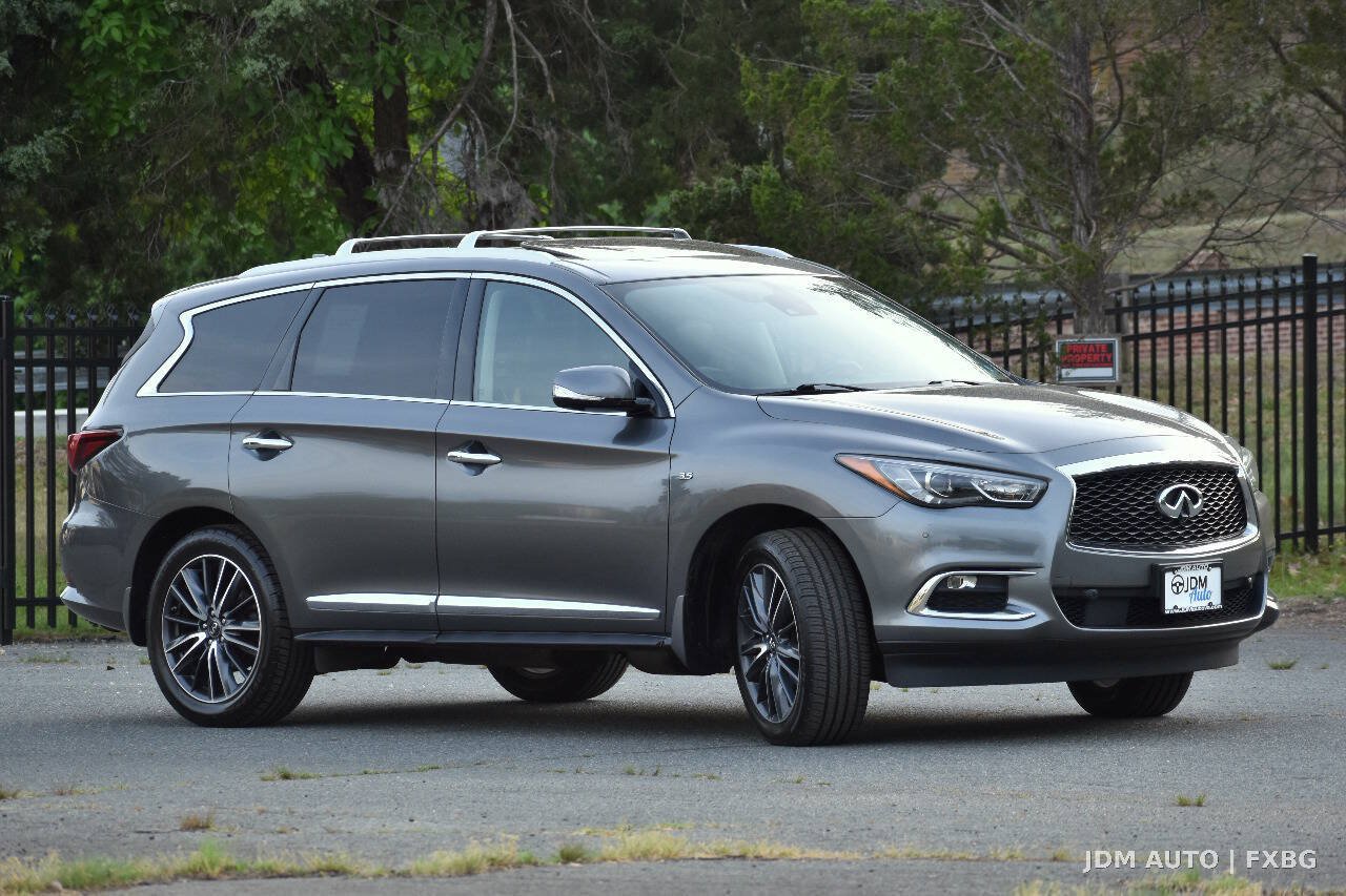 Used 2017 INFINITI QX60 Luxe w/ Deluxe Technology Package AWD/4WD image 4