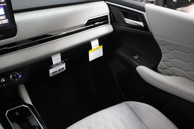 New 2026 Mitsubishi Outlander SEL FWD image 22