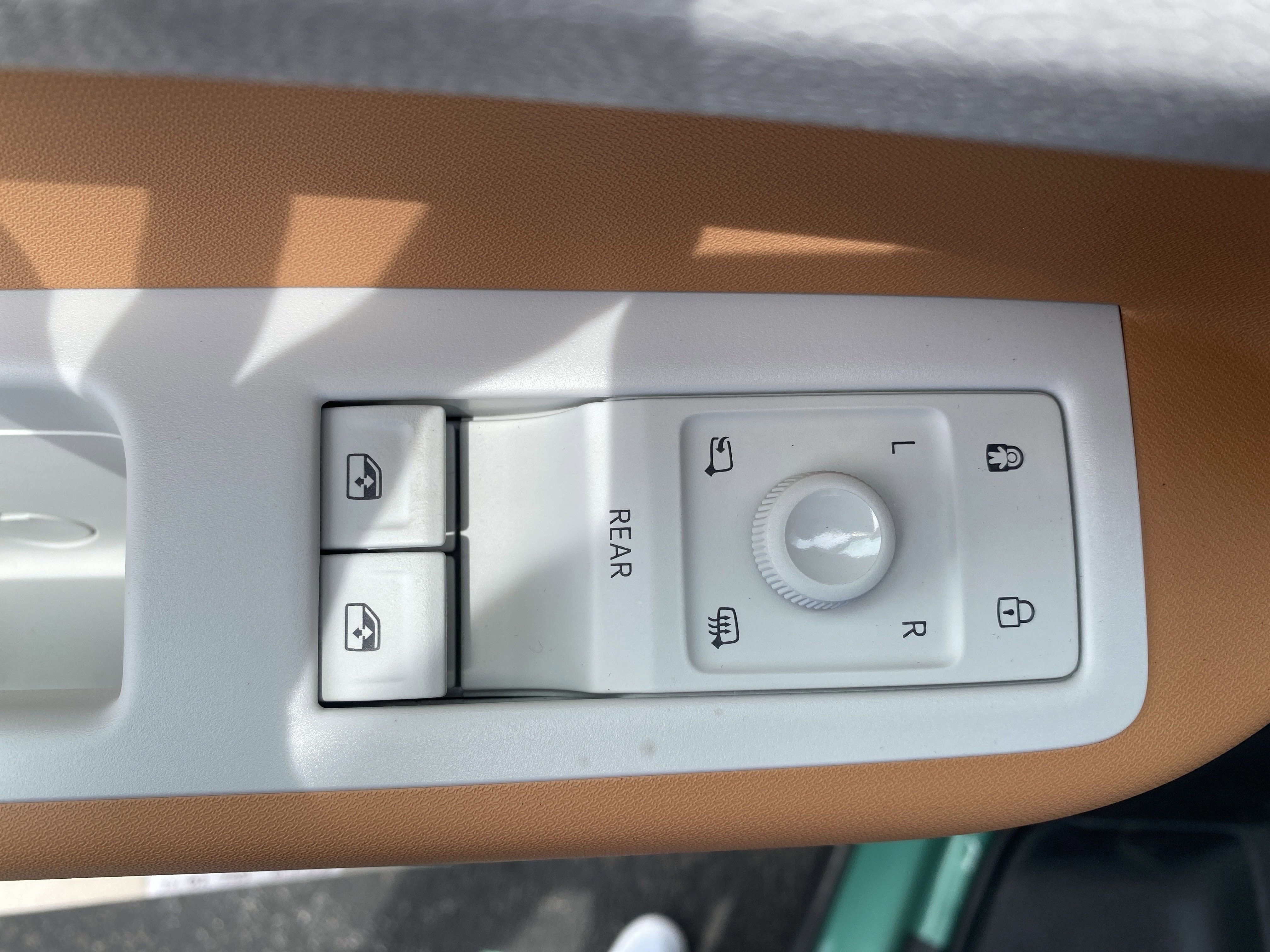 New 2025 Volkswagen ID. Buzz 1st Edition AWD/4WD image 10