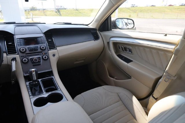 Used 2018 Ford Taurus SE FWD image 24