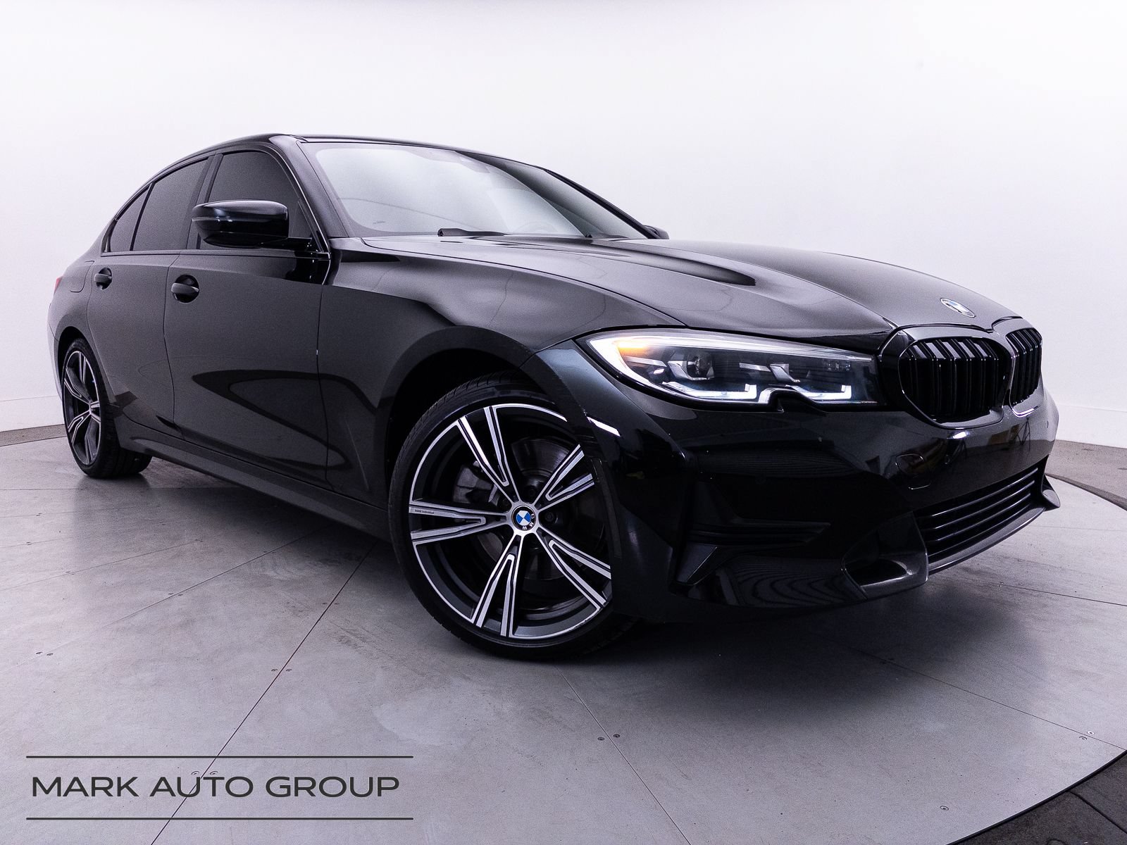 Used 2022 BMW 330i Sedan w/ Premium Package 2 RWD image 1