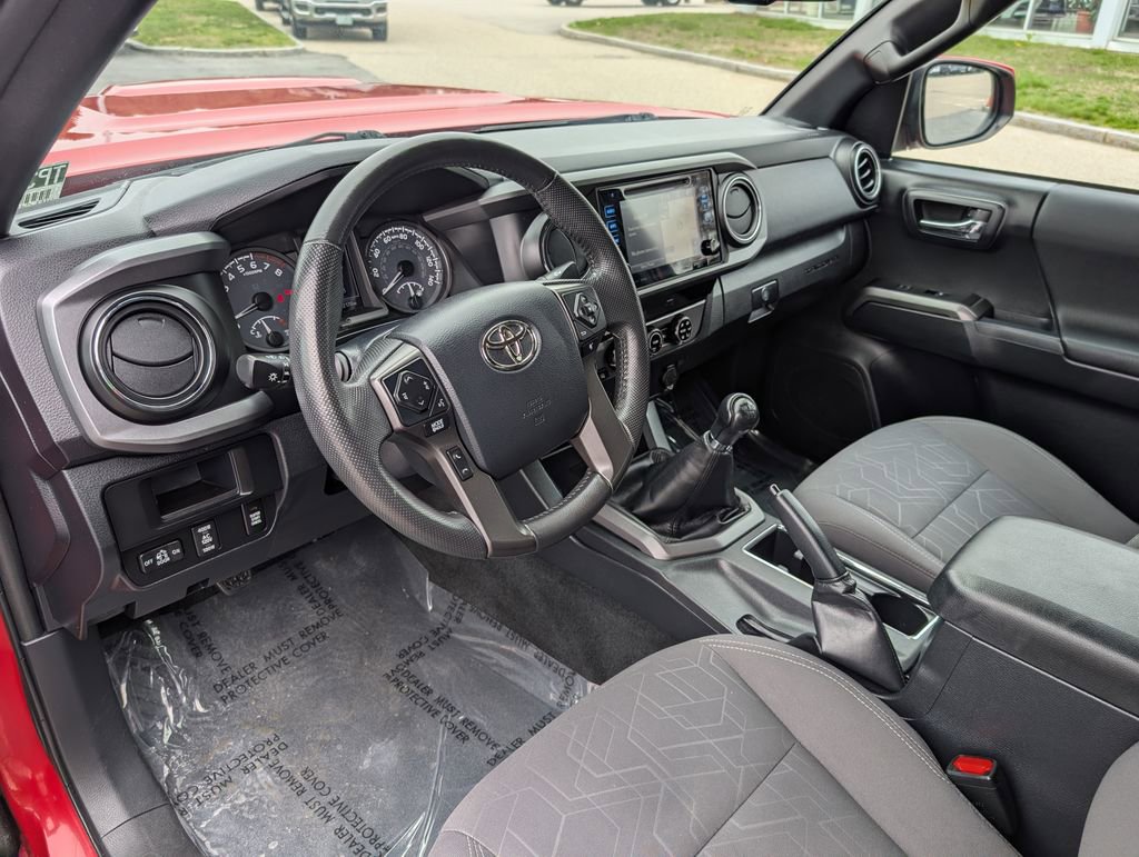 Used 2016 Toyota Tacoma TRD Sport w/ Towing Package AWD/4WD image 13
