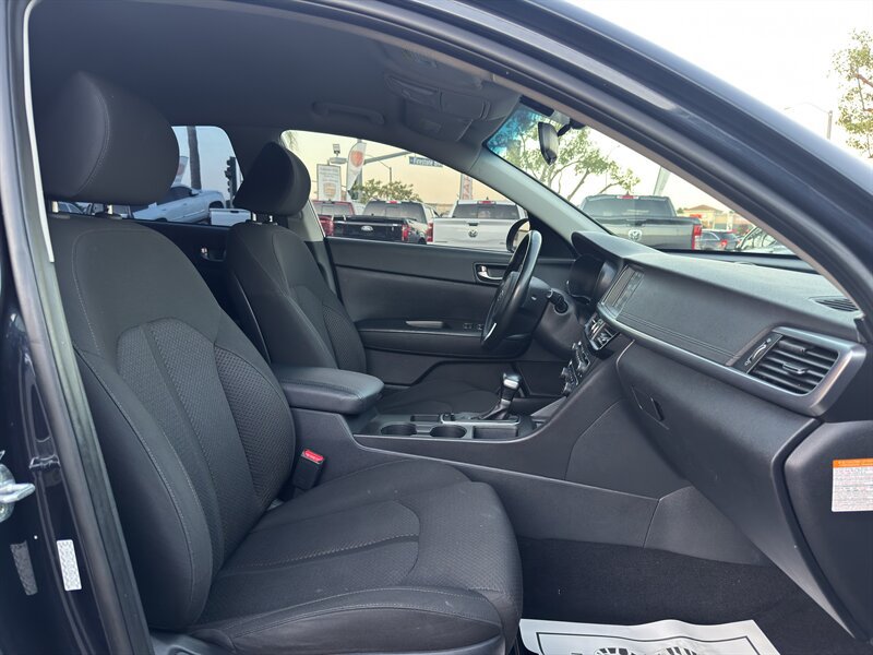 Used 2018 Kia Optima Premium w/ Convenience Package FWD image 46