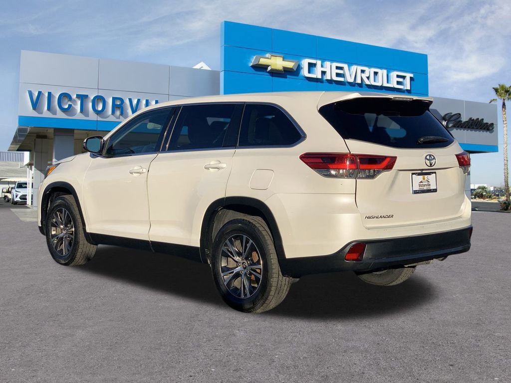 Used 2019 Toyota Highlander LE image 6