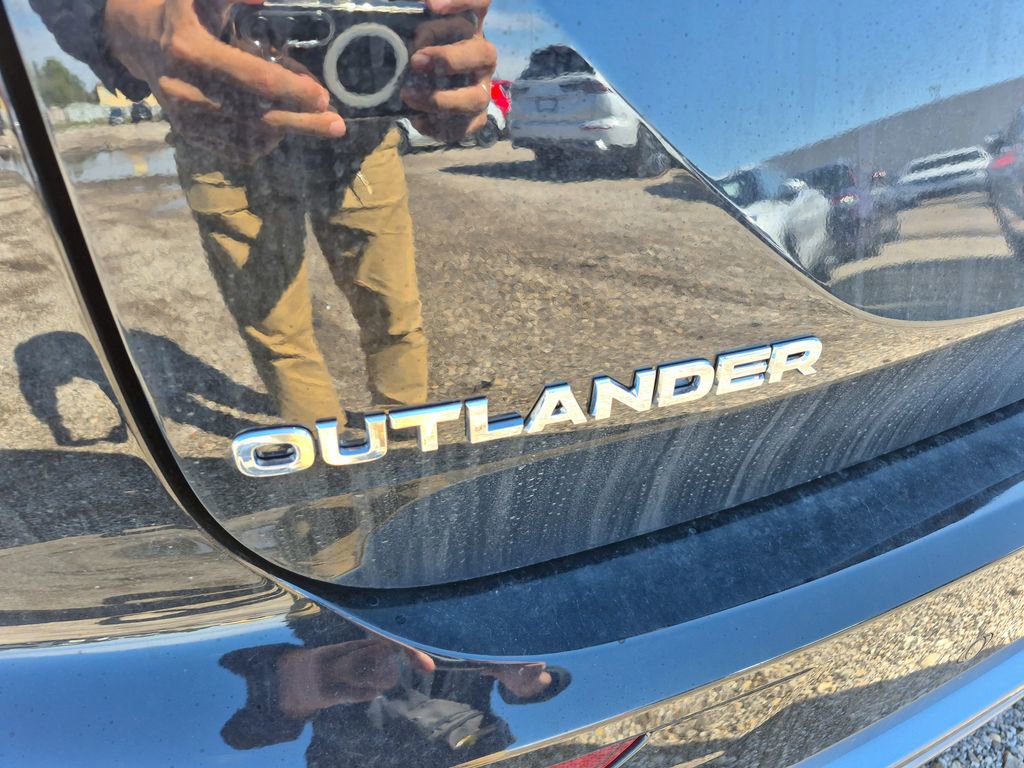 New 2026 Mitsubishi Outlander SE FWD image 13
