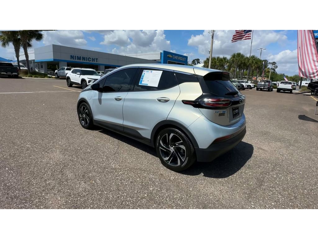 Used 2022 Chevrolet Bolt LT w/ Infotainment Package FWD image 4