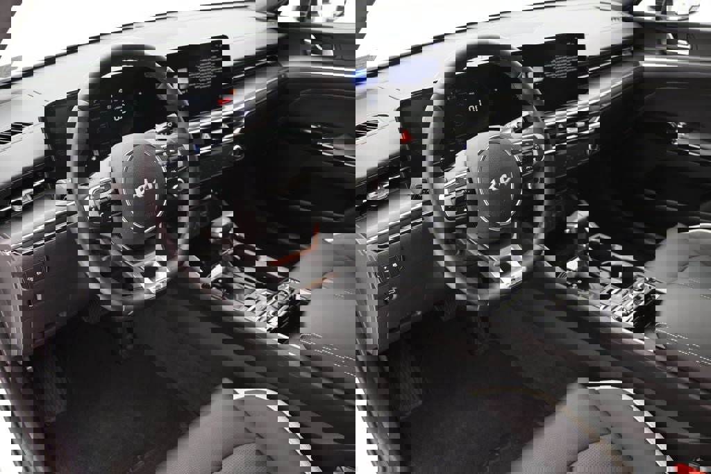 Used 2025 Kia K5 GT-Line image 14