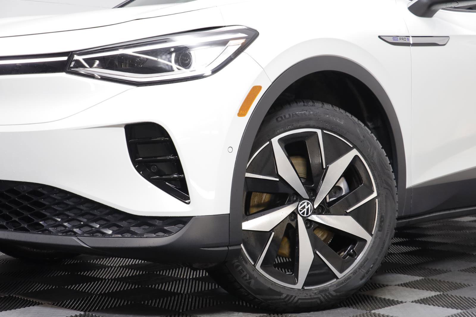 Used 2023 Volkswagen ID.4 Pro S image 3