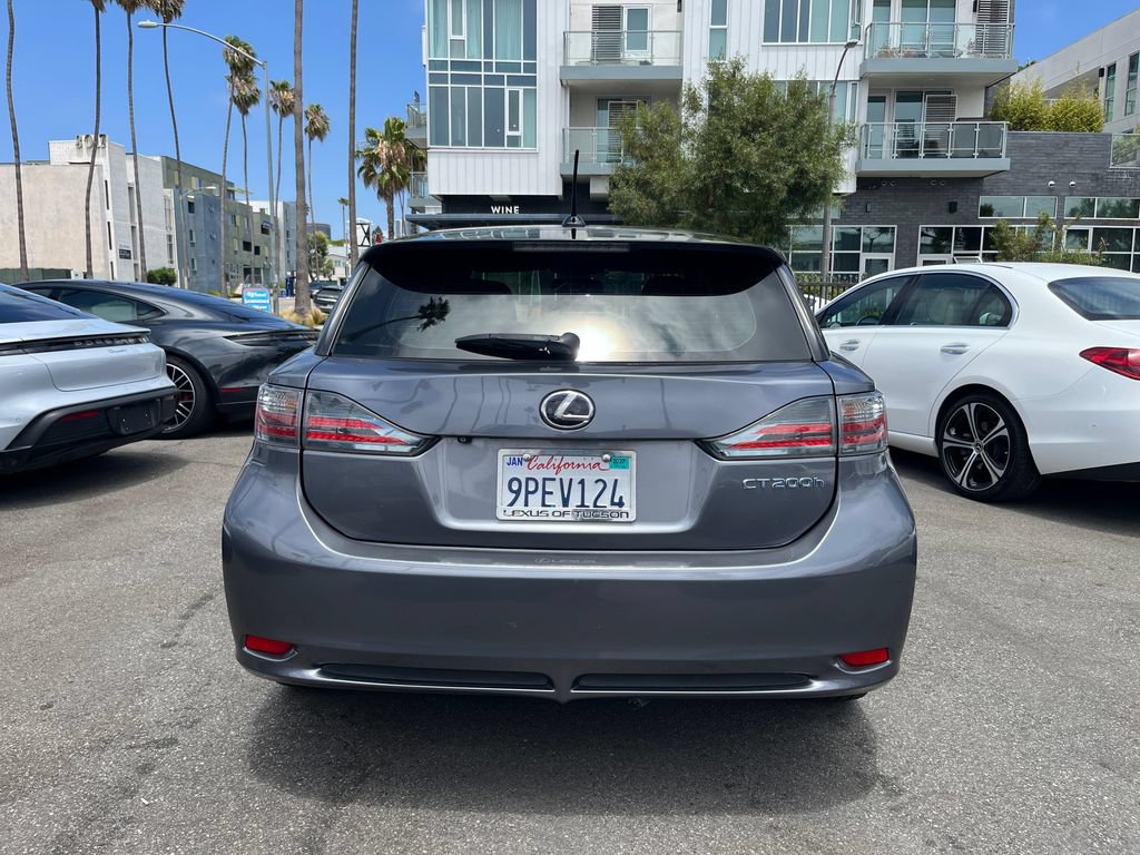 Used 2013 Lexus CT 200h w/ F Sport Pkg w/Nuluxe Trim FWD image 8