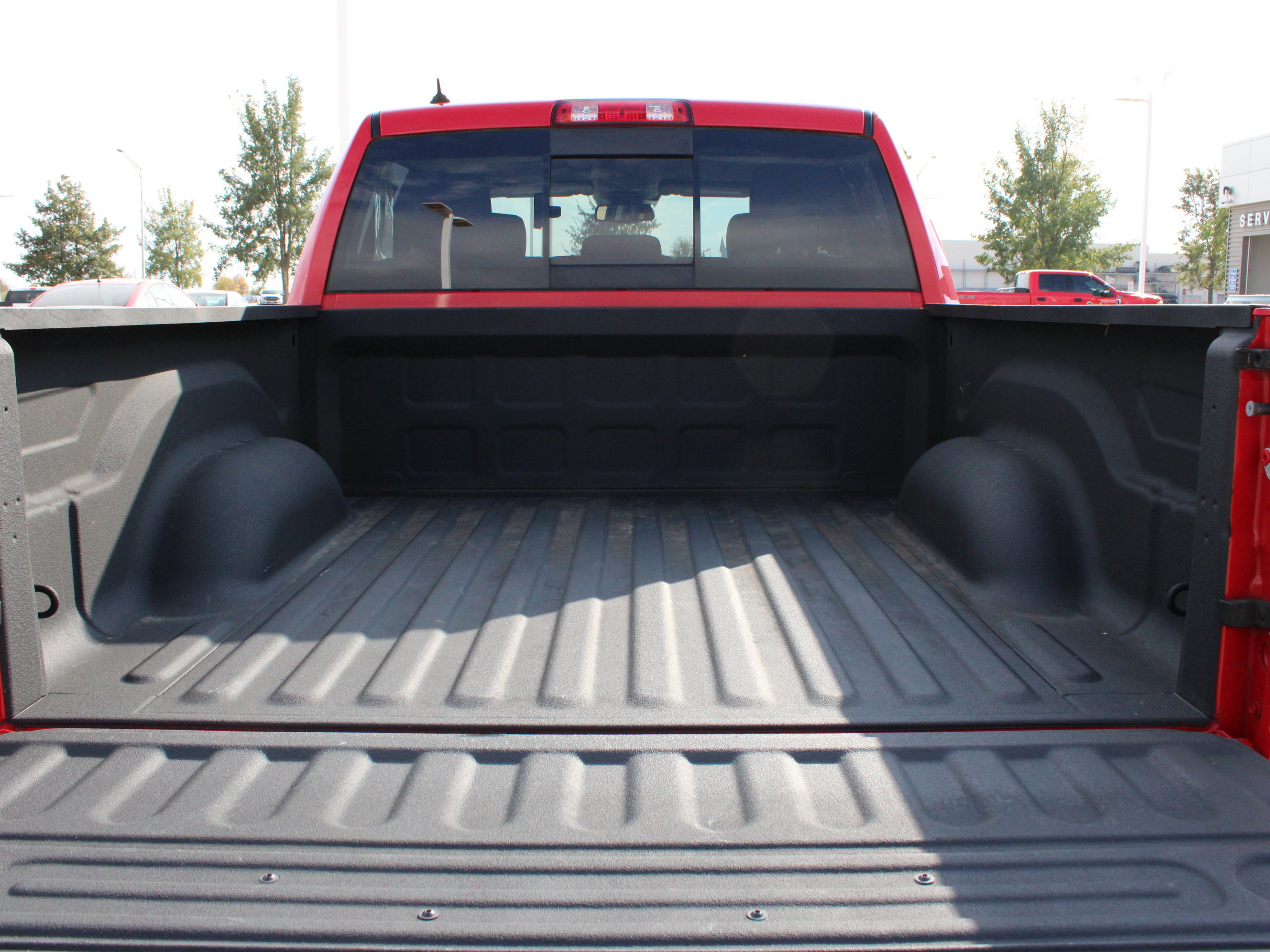 Used 2019 RAM 1500 Classic SLT w/ Luxury Group AWD/4WD image 6