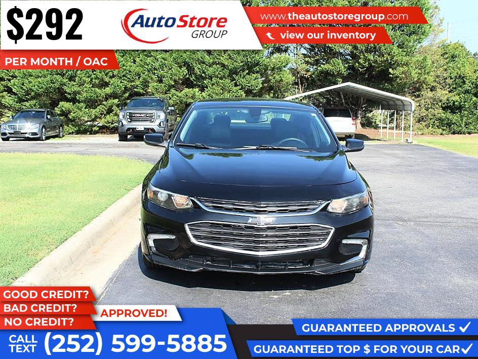 Used 2017 Chevrolet Malibu LT w/ Leather Package FWD image 3