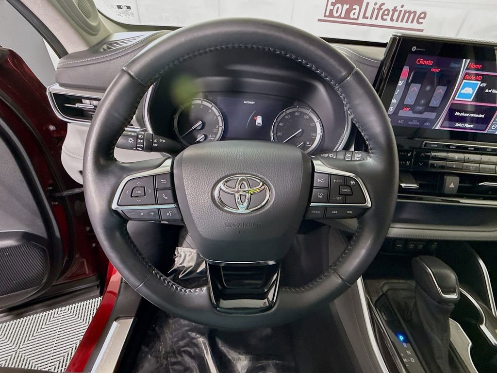 Used 2021 Toyota Highlander Platinum image 21