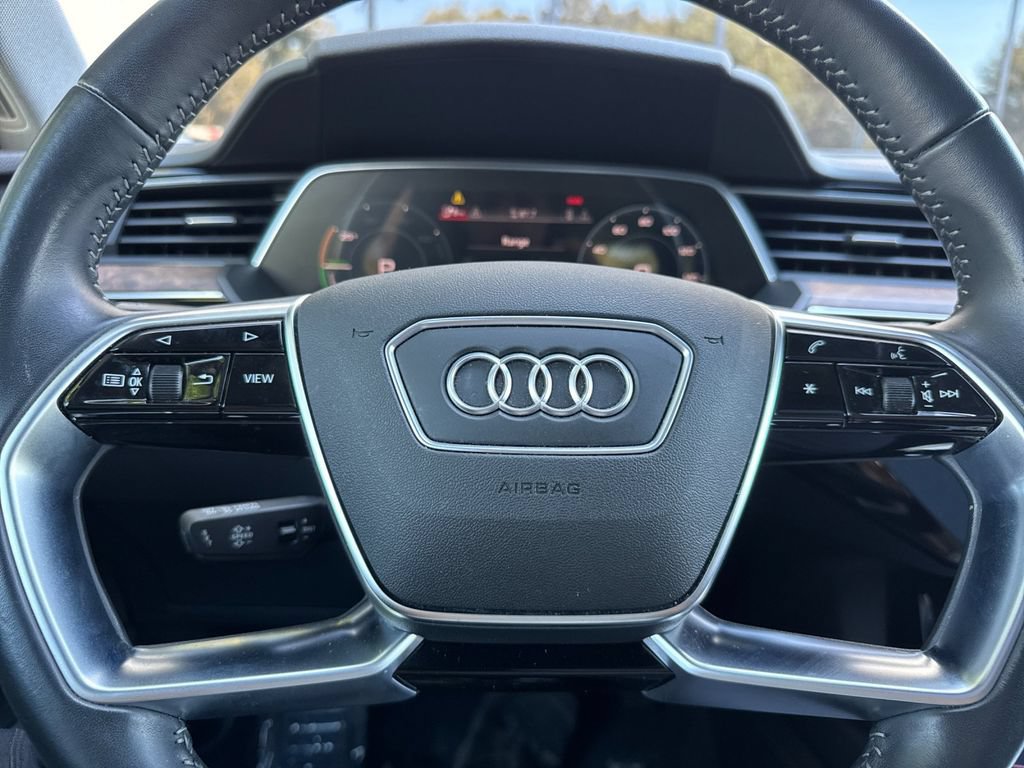 Used 2019 Audi e-tron Prestige w/ Prestige Package AWD/4WD image 30