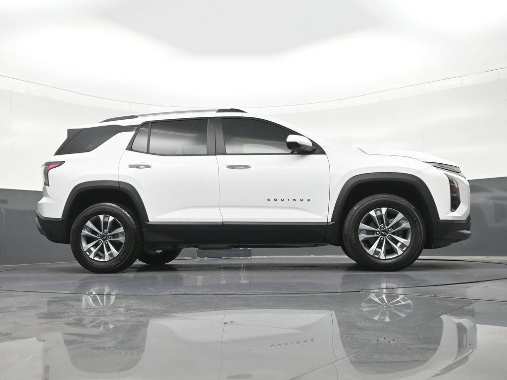 Used 2025 Chevrolet Equinox LT w/ Safety and Technology Package FWD image 32