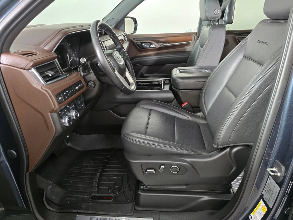 Used 2021 GMC Yukon Denali w/ Denali Ultimate Package AWD/4WD image 17