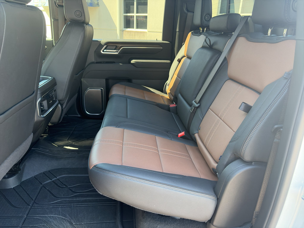 Used 2026 Chevrolet Silverado 2500 High Country w/ High Country Premium Package AWD/4WD image 28