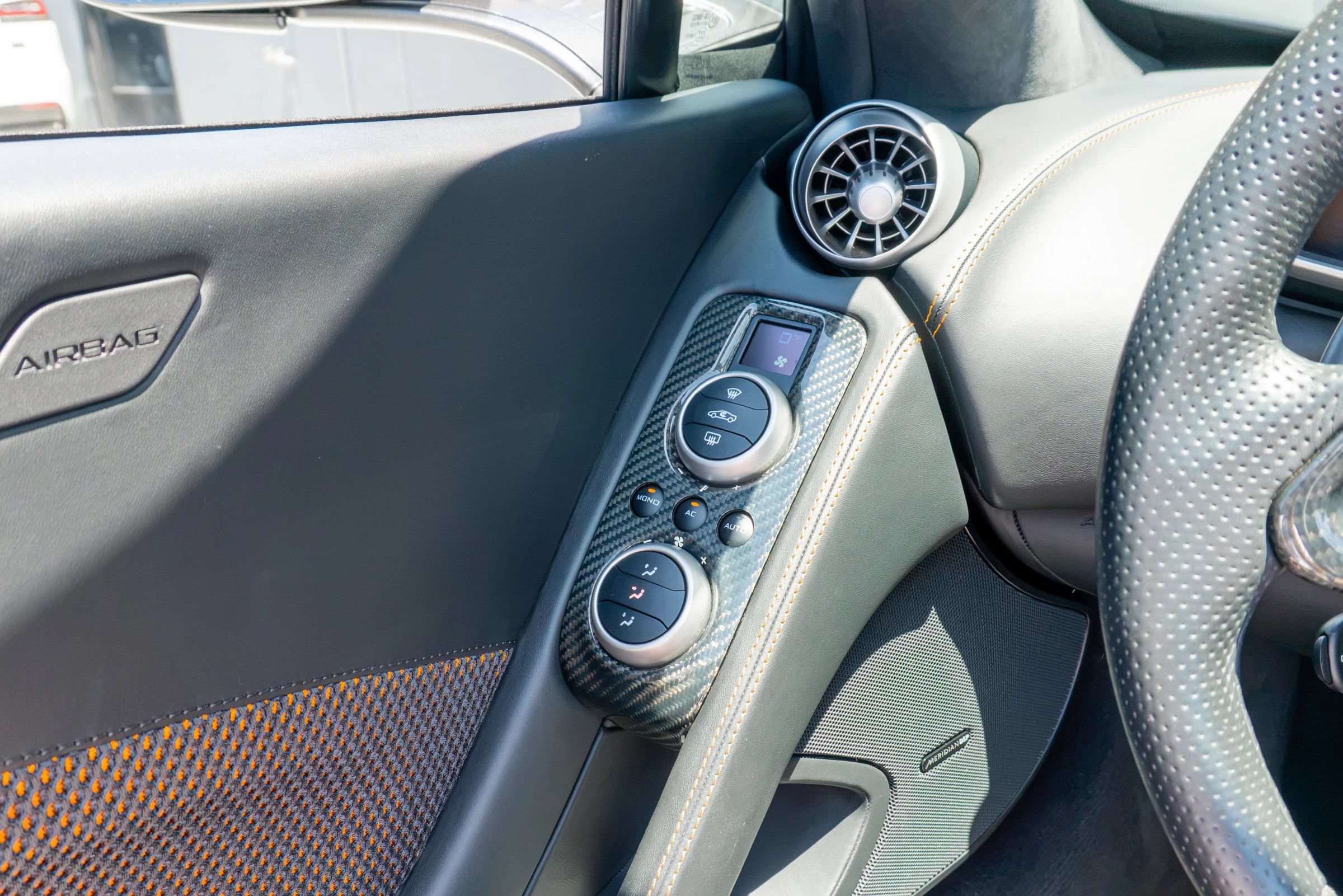 Used 2014 McLaren MP4-12C Spider RWD image 66