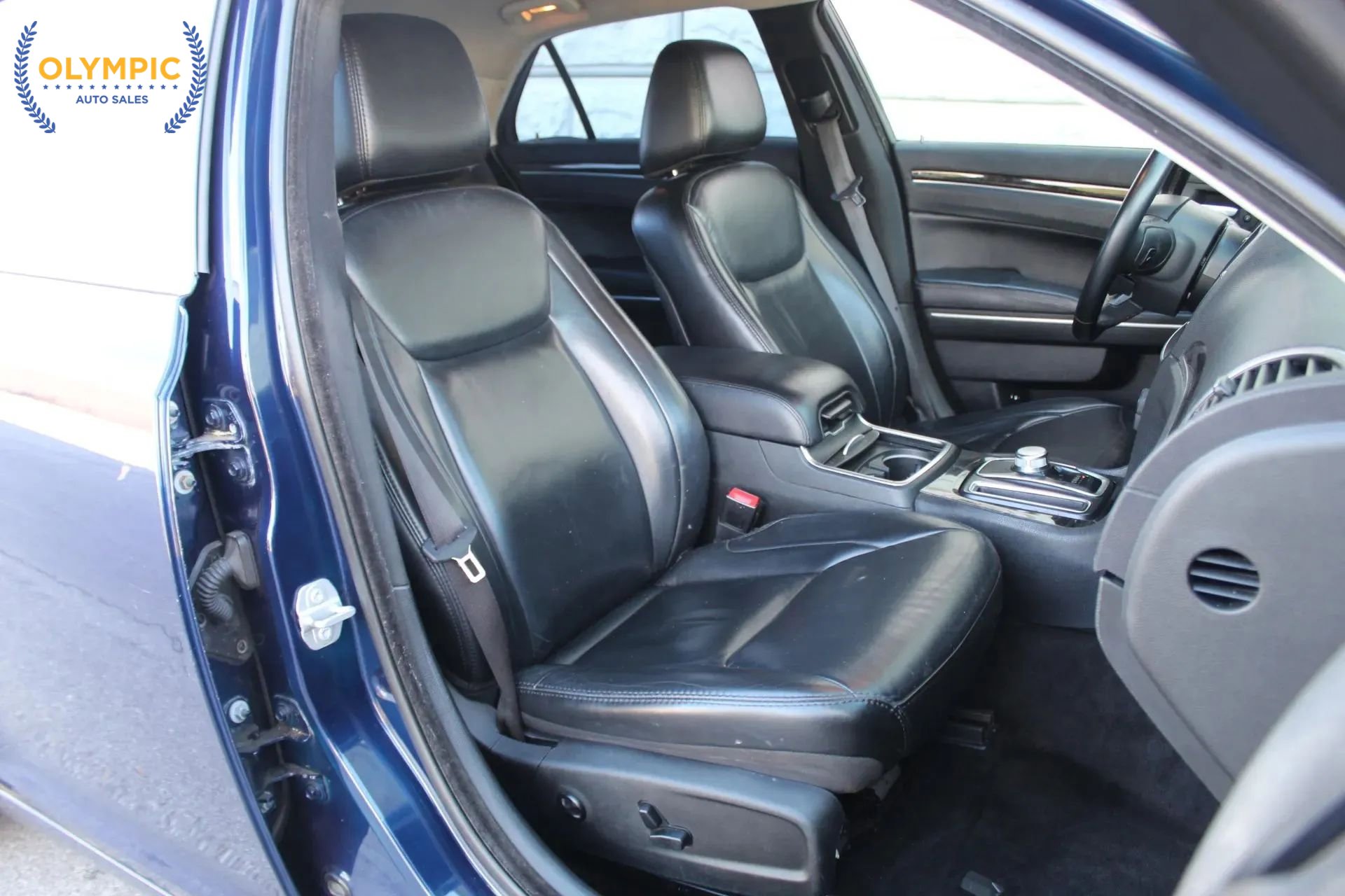 Used 2017 Chrysler 300 Limited image 33