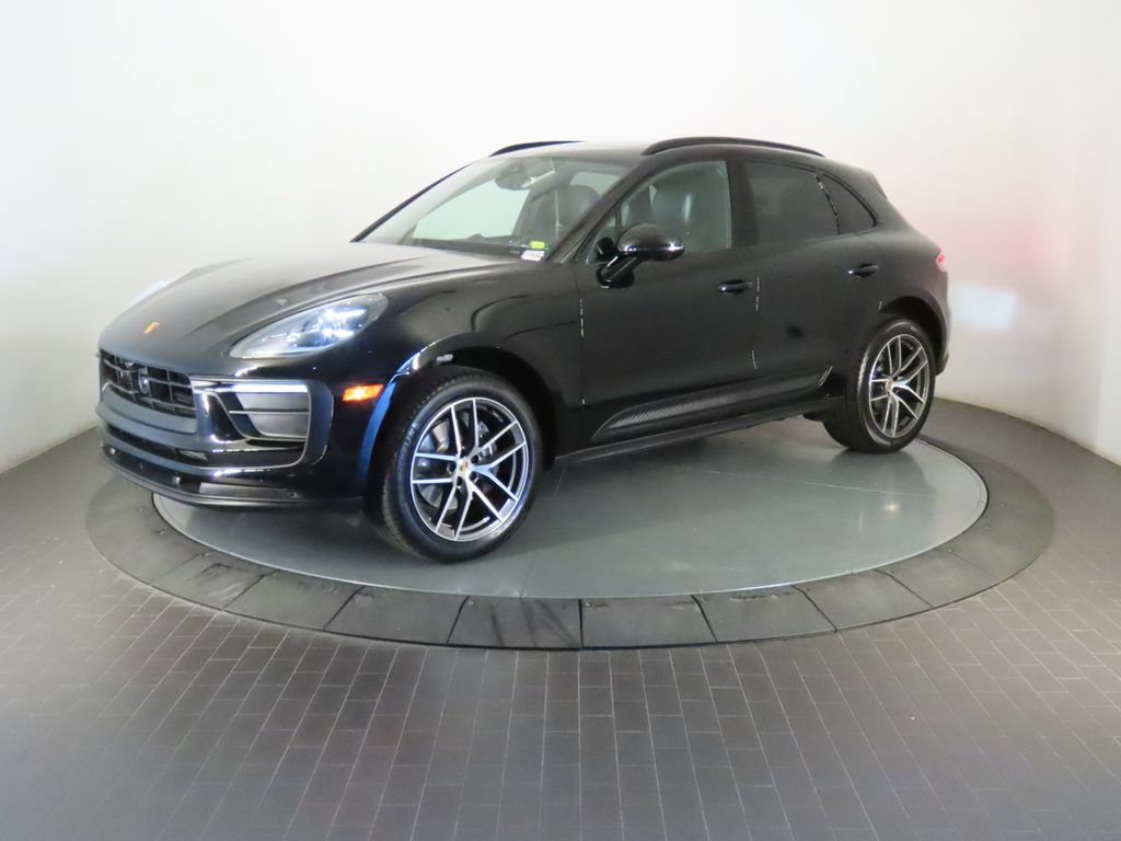 Certified 2026 Porsche Macan AWD/4WD image 1