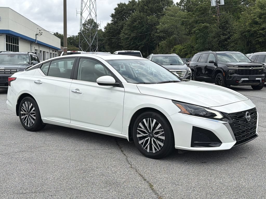 Used 2023 Nissan Altima 2.5 SV w/ SV Premium Package FWD image 27