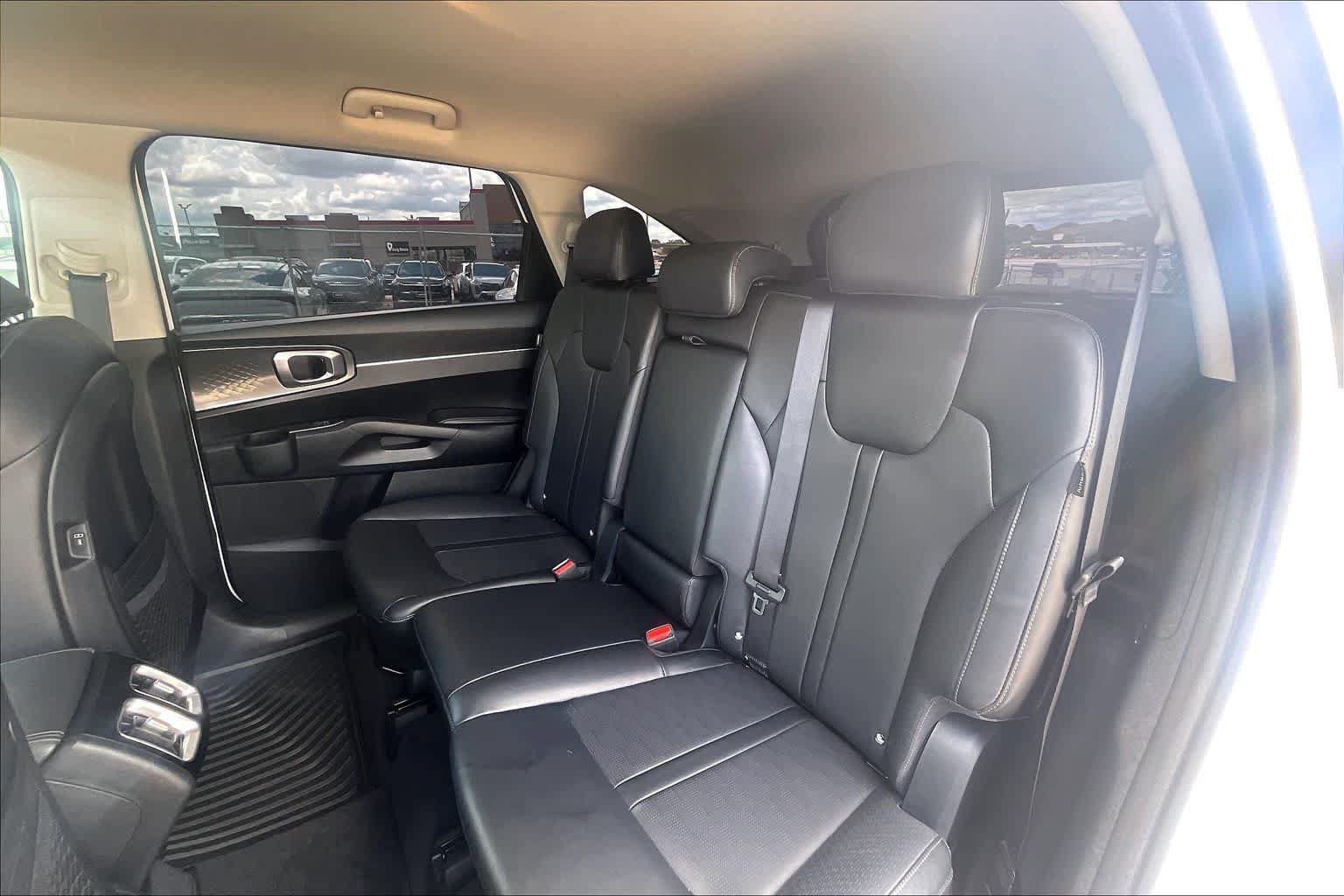 Certified 2025 Kia Sorento S FWD image 27
