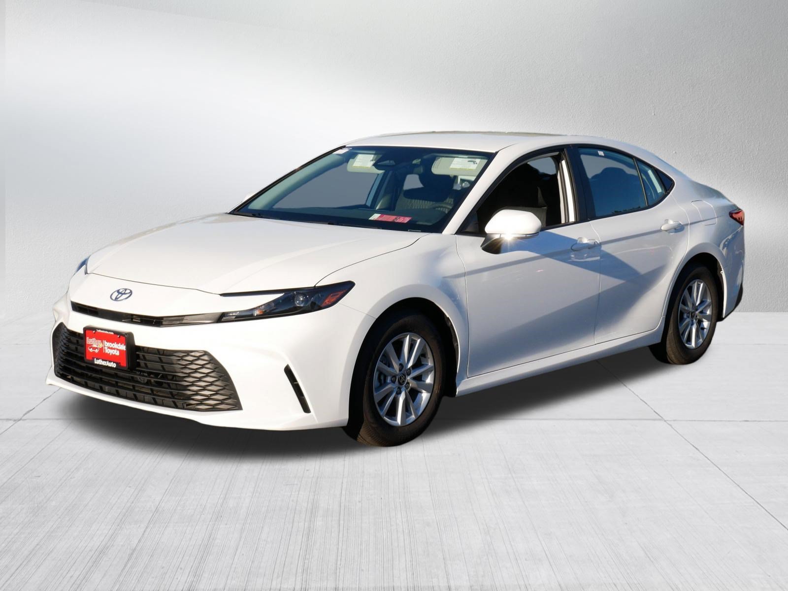 Used 2026 Toyota Camry LE FWD image 3