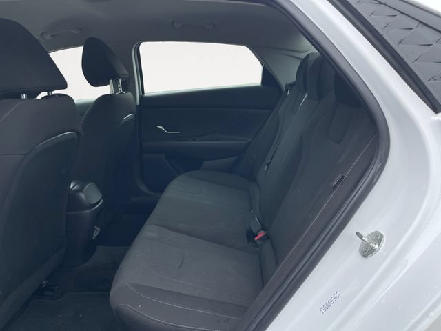Used 2024 Hyundai Elantra SE FWD image 13