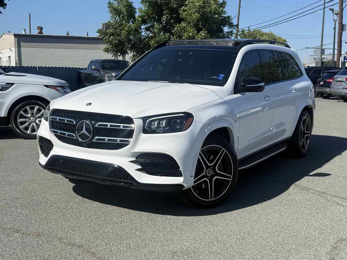 Used 2022 Mercedes-Benz GLS 450 4MATIC image 3