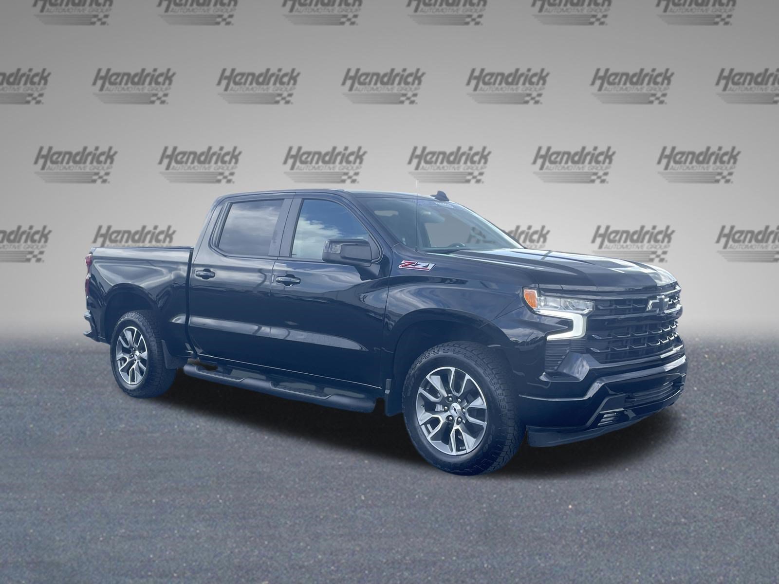 Used 2025 Chevrolet Silverado 1500 RST w/ Convenience Package II AWD/4WD image 2