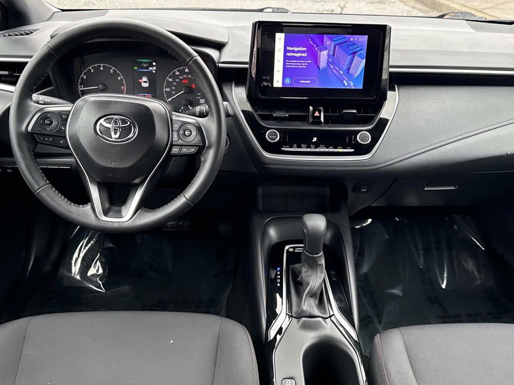 Used 2024 Toyota Corolla SE FWD image 3
