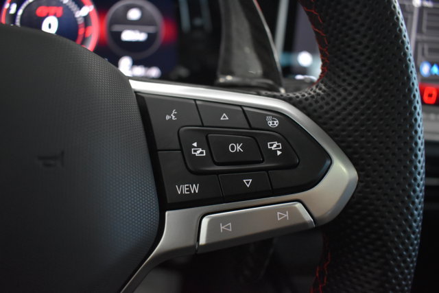 Used 2025 Volkswagen GTI SE FWD image 20