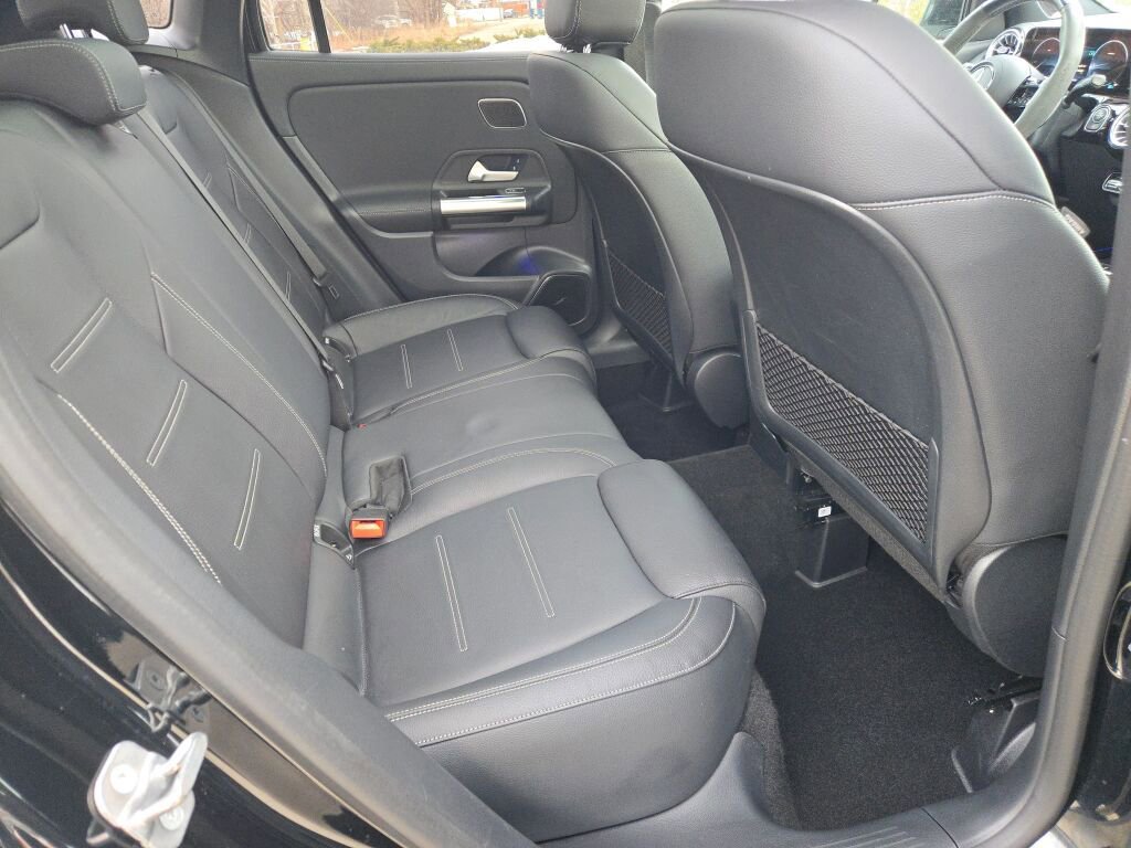 Used 2024 Mercedes-Benz GLA 35 AMG 4MATIC image 10