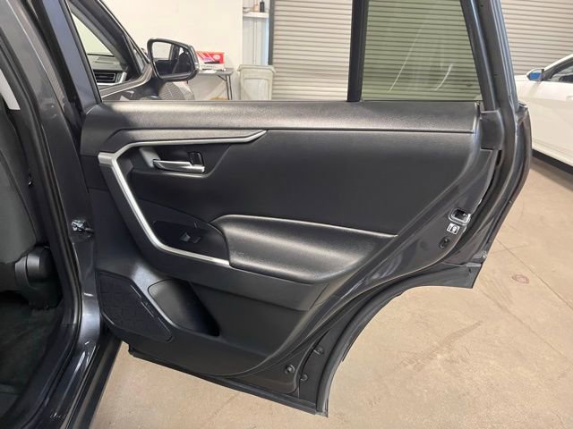 Used 2020 Toyota RAV4 XLE w/ Convenience Package image 15