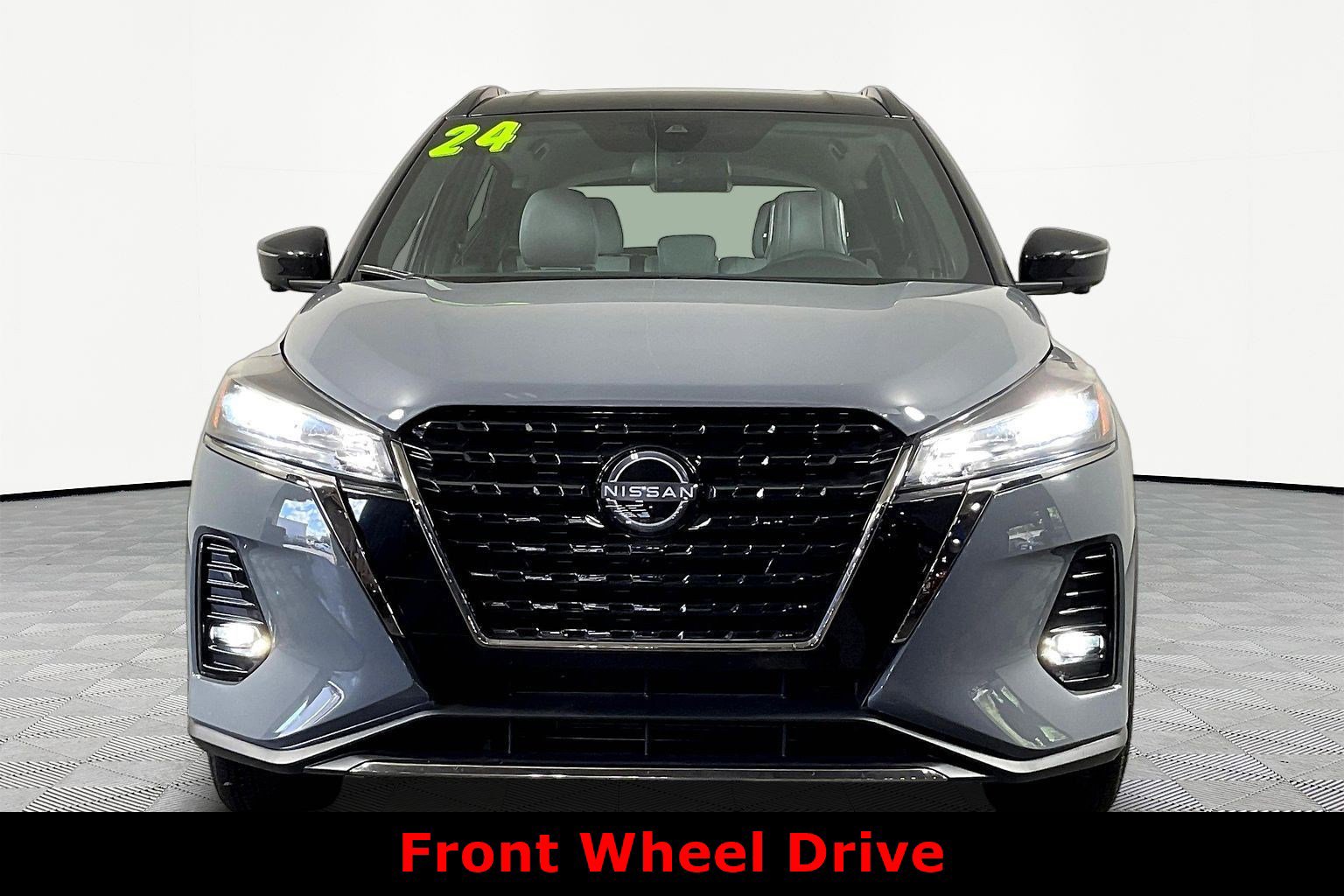 Used 2024 Nissan Kicks SR w/ SR Premium Package FWD image 2