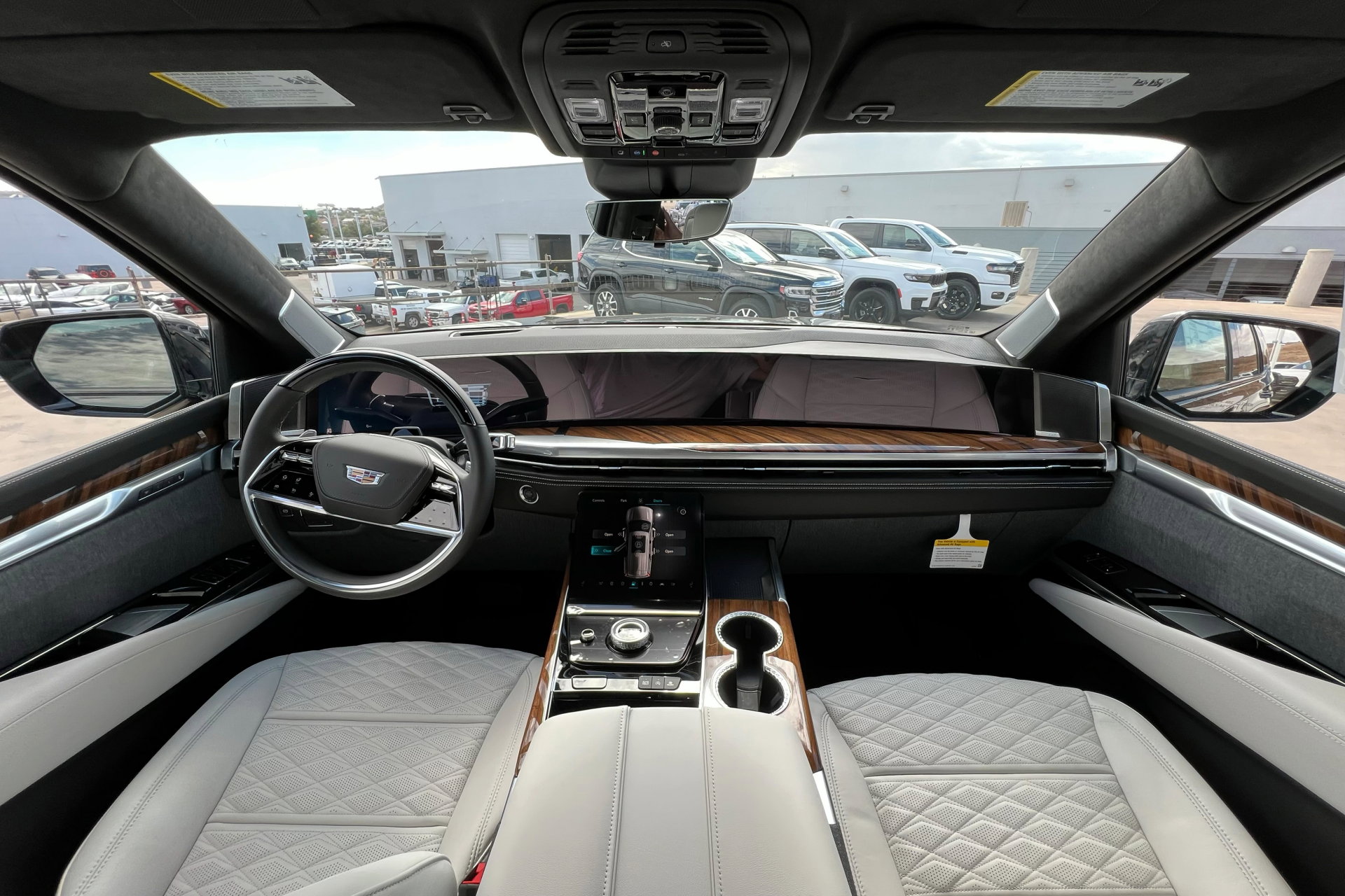 New 2026 Cadillac Escalade Platinum Sport w/ LPO, ONYX Package image 10