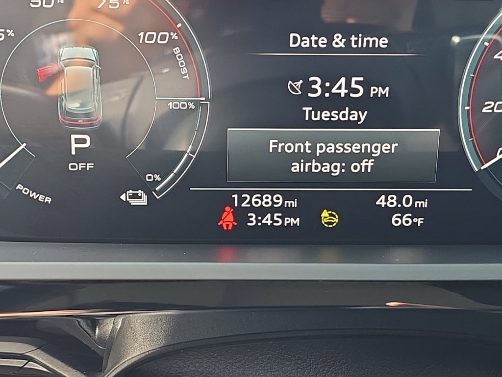 Used 2024 Audi Q8 e-tron Premium AWD/4WD image 15
