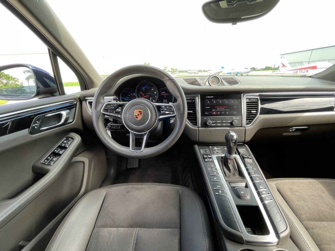 Used 2018 Porsche Macan image 34