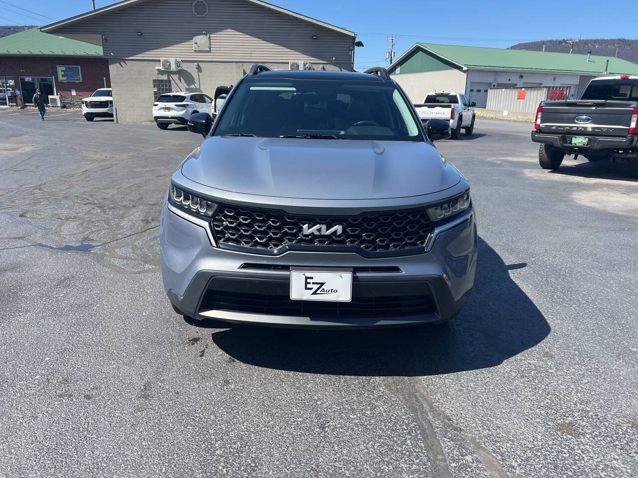 Used 2023 Kia Sorento S w/ Panoramic Sunroof Package AWD/4WD image 3