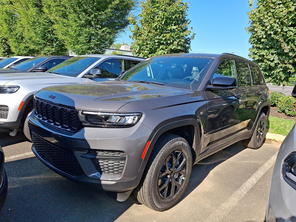 New 2025 Jeep Grand Cherokee Altitude