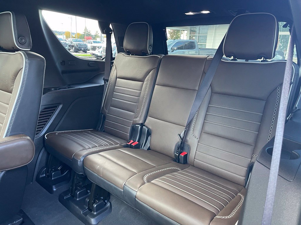 Used 2025 GMC Yukon Denali Ultimate w/ LPO, Floor Liner Package AWD/4WD image 10