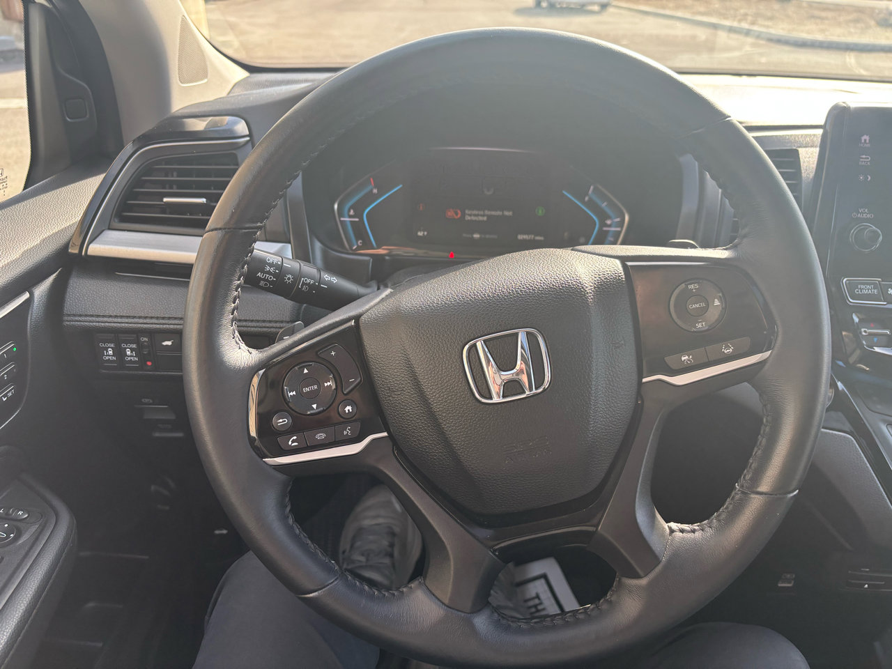 Used 2023 Honda Odyssey Touring image 18