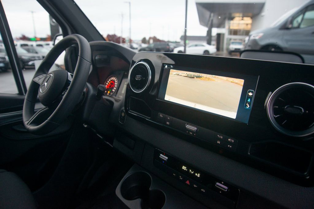 New 2025 Mercedes-Benz Sprinter 4500 image 31