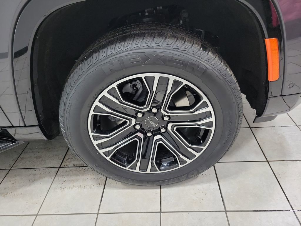 New 2026 Jeep Grand Wagoneer 4WD image 40