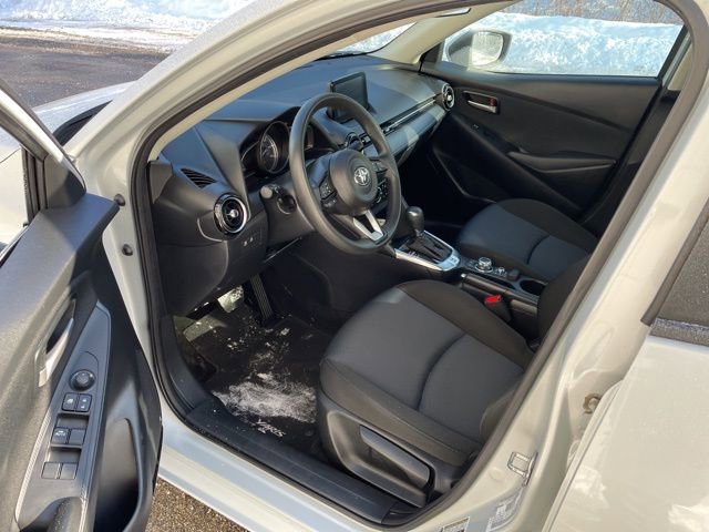 Used 2019 Toyota Yaris LE image 10