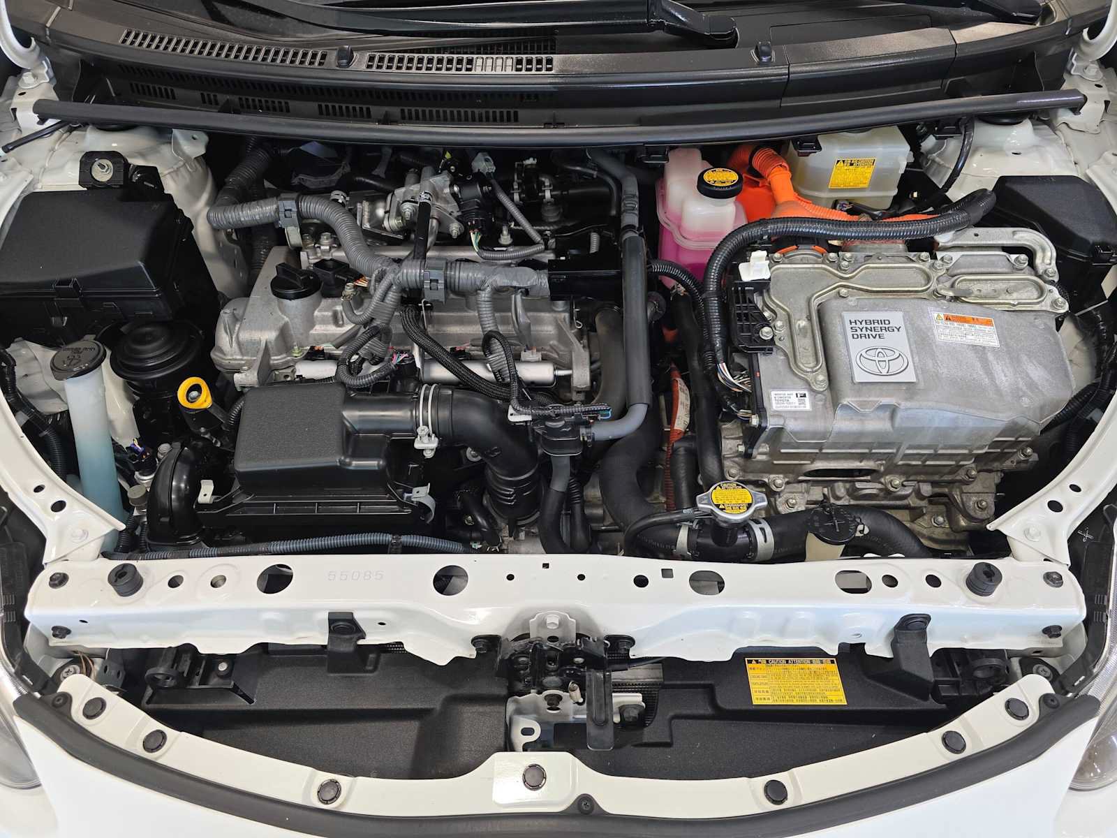 Used 2015 Toyota Prius C Two FWD image 9