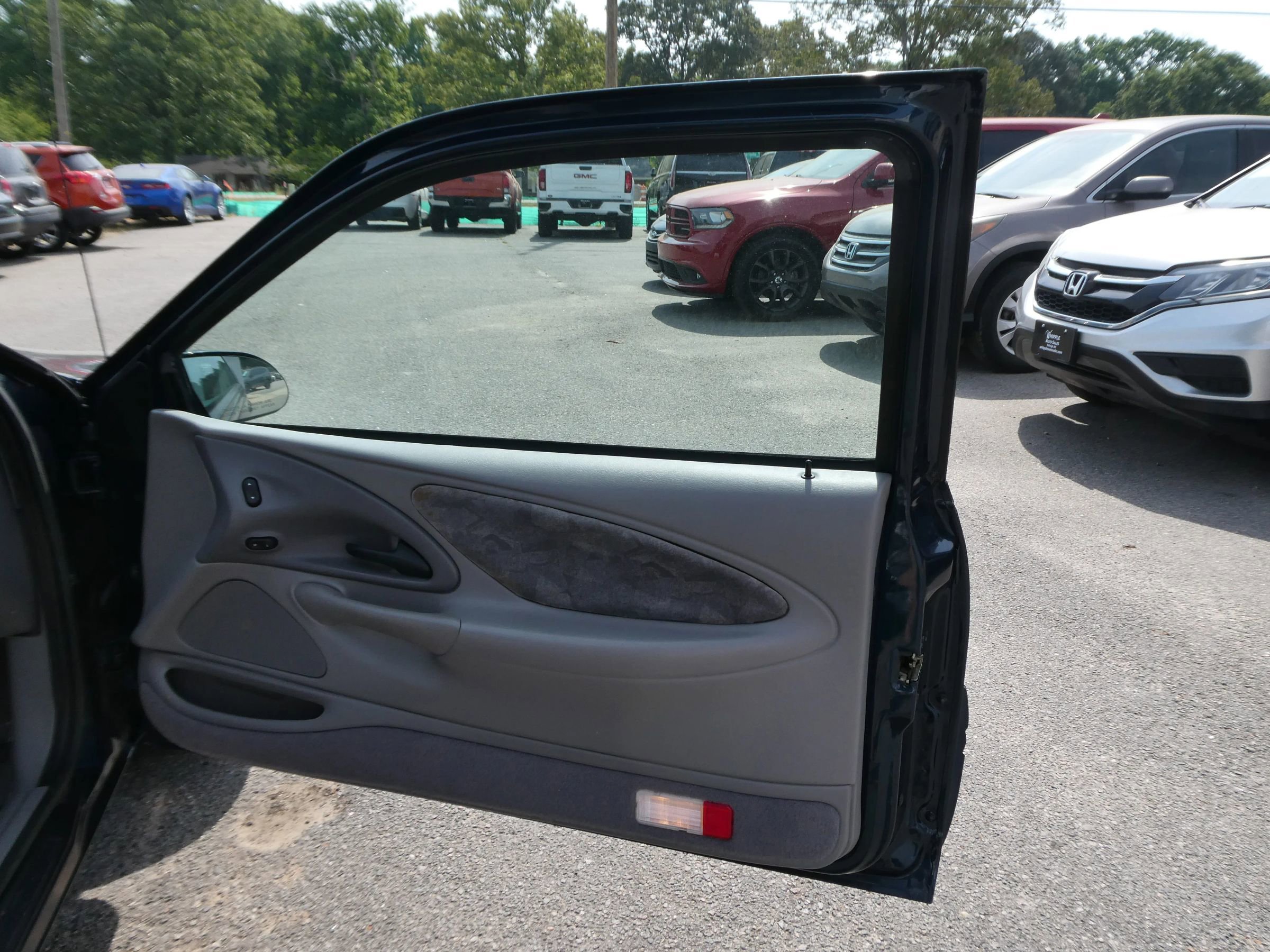 Used 1996 Ford Thunderbird LX RWD image 22