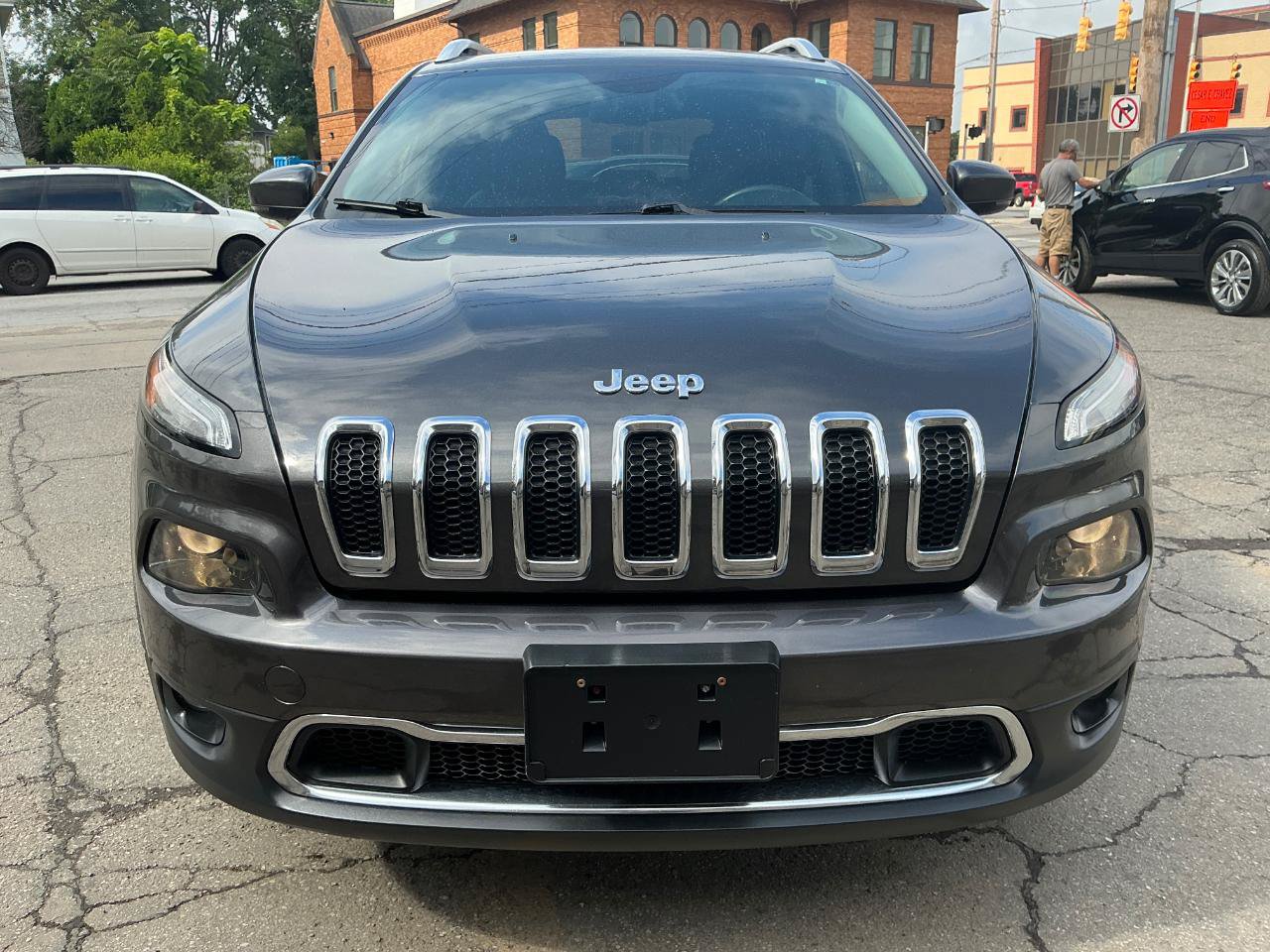 Used 2014 Jeep Cherokee Limited AWD/4WD image 8