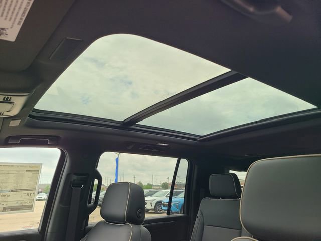 New 2025 Chevrolet Suburban Premier w/ Sun And Tow Package image 35